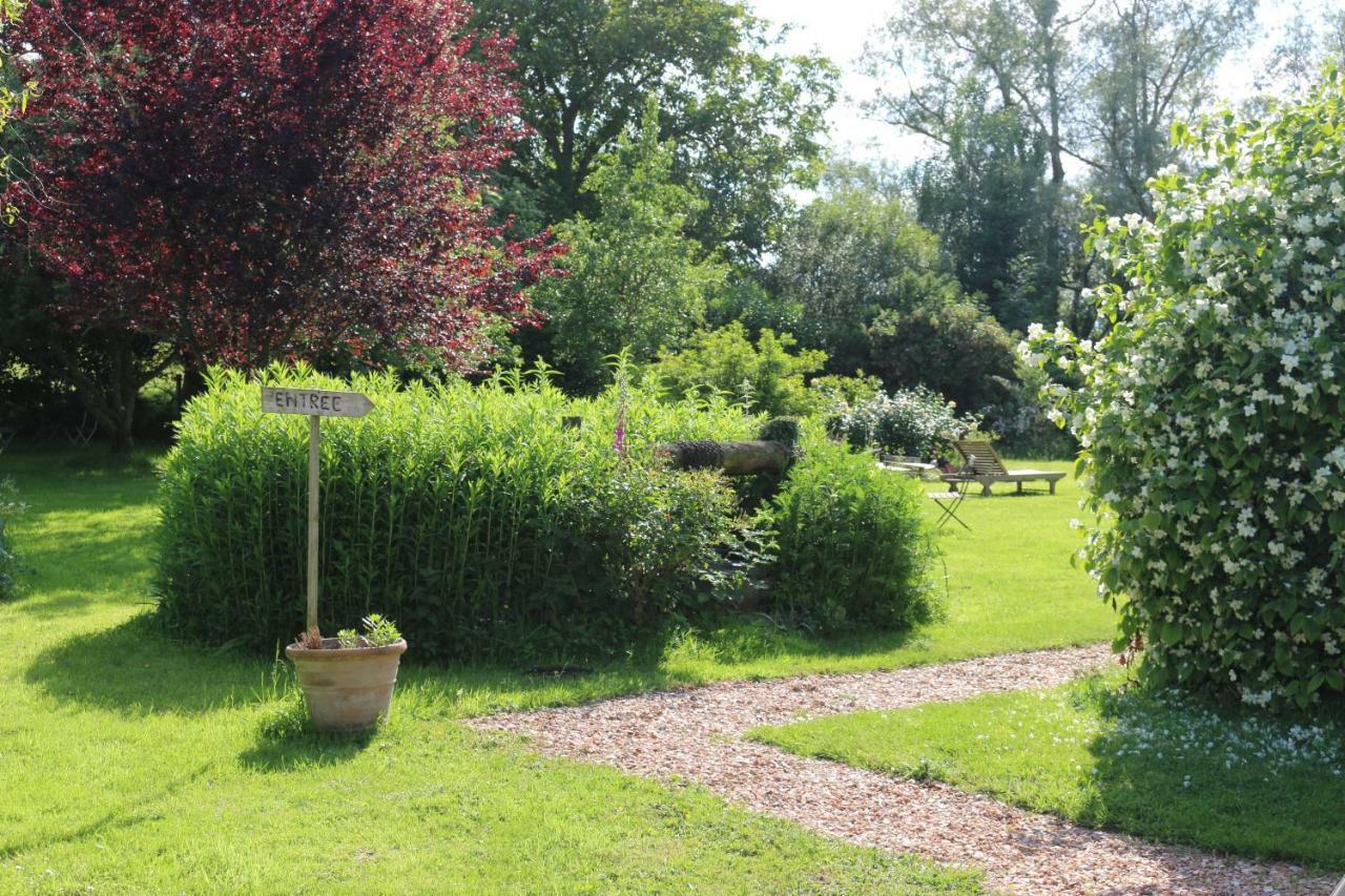 Le Bourgis Bed and Breakfast La Chapelle-Montligeon Exteriör bild